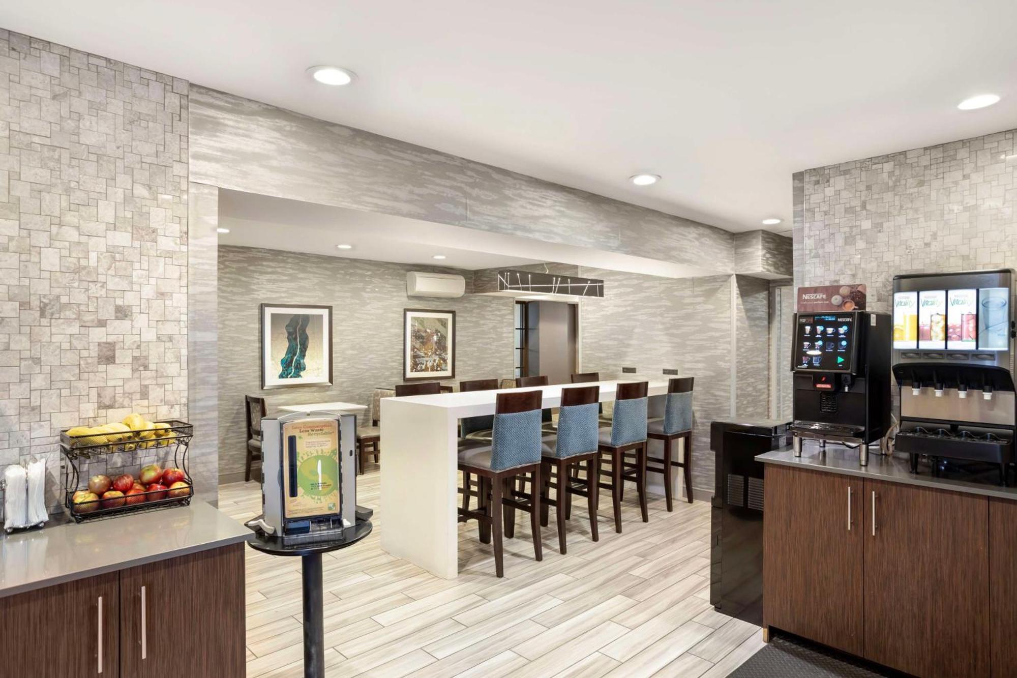 Best Western Plus Fairfield Hotel Екстер'єр фото