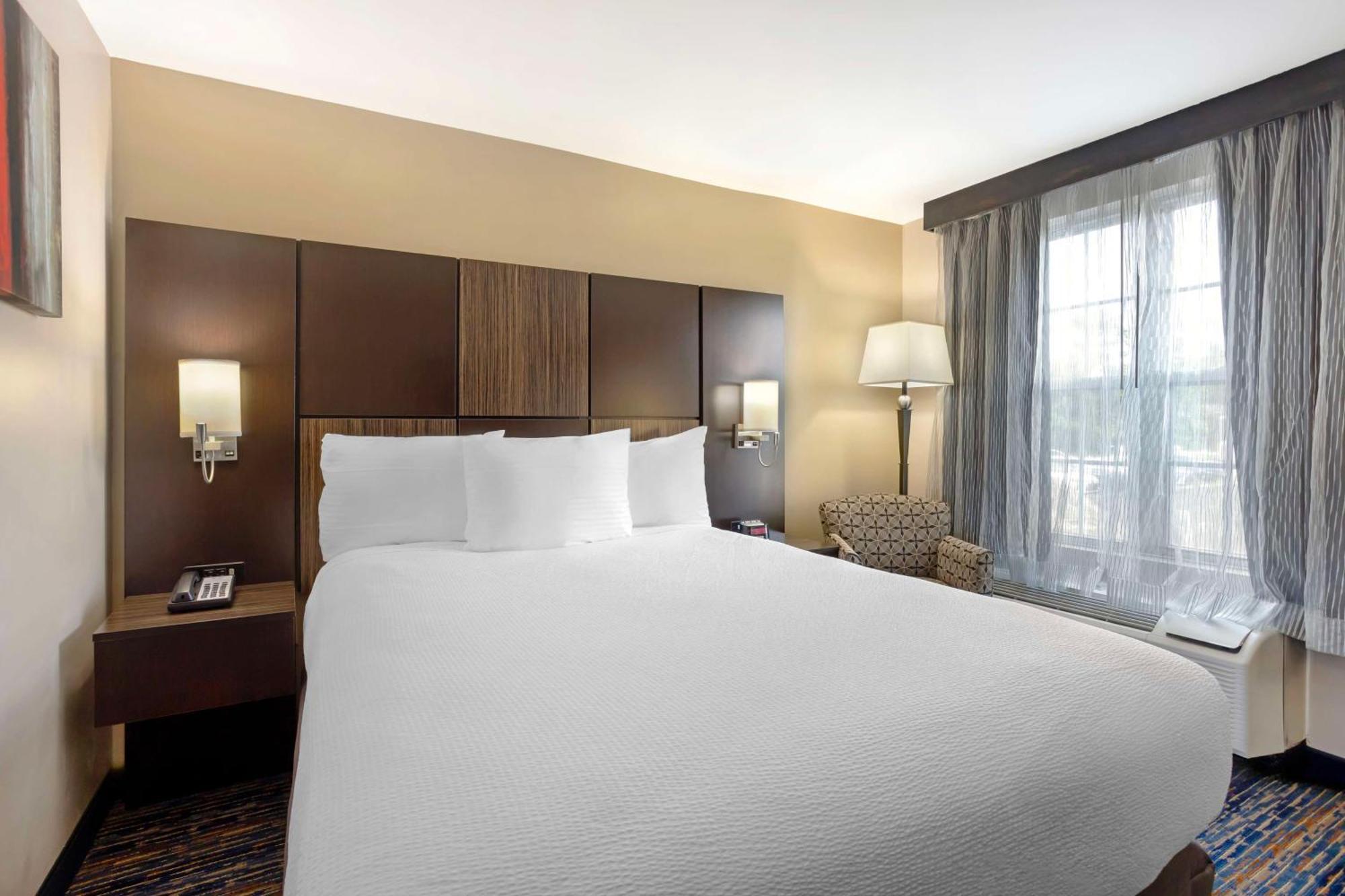 Best Western Plus Fairfield Hotel Екстер'єр фото