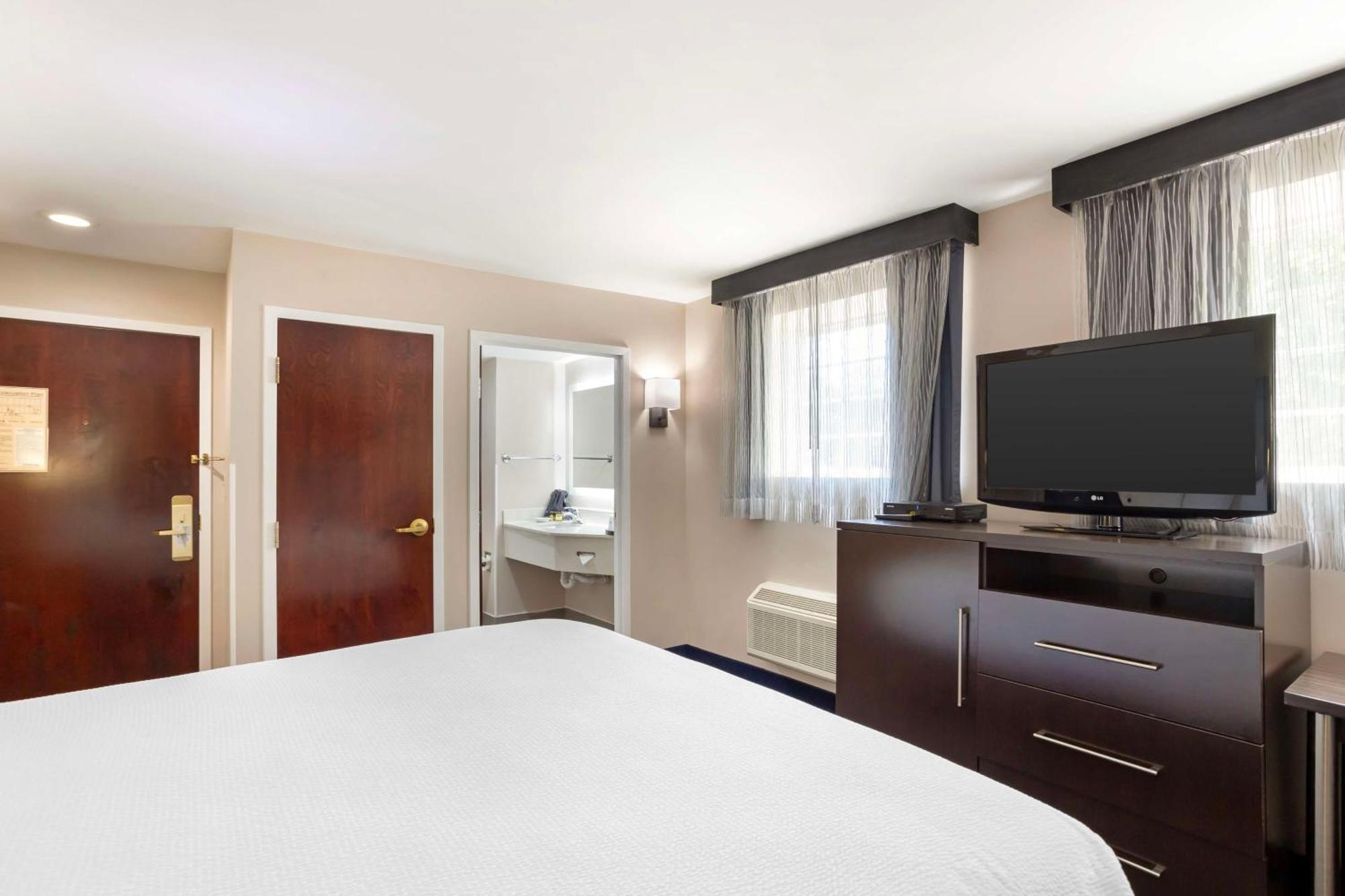 Best Western Plus Fairfield Hotel Екстер'єр фото