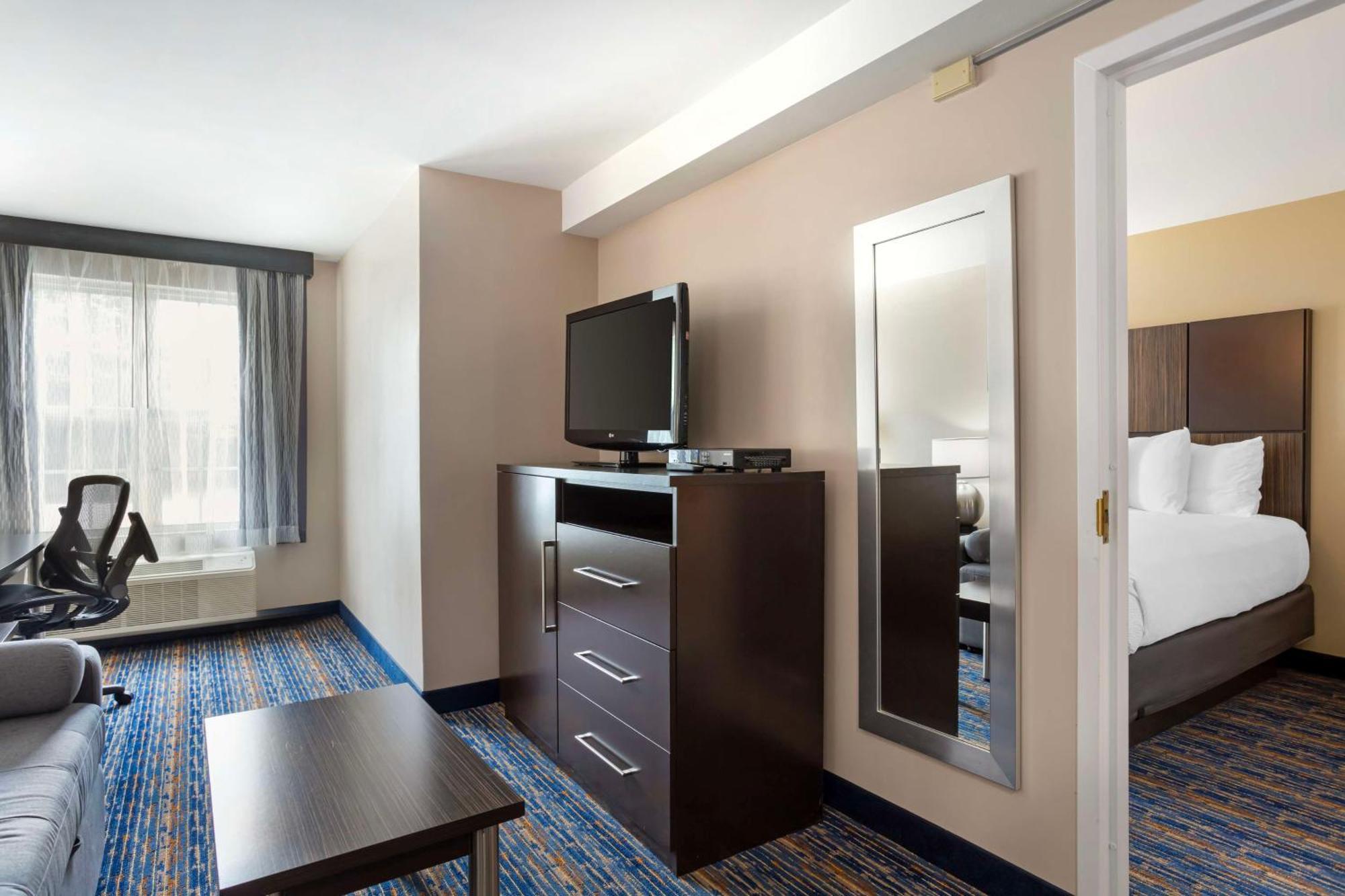 Best Western Plus Fairfield Hotel Екстер'єр фото