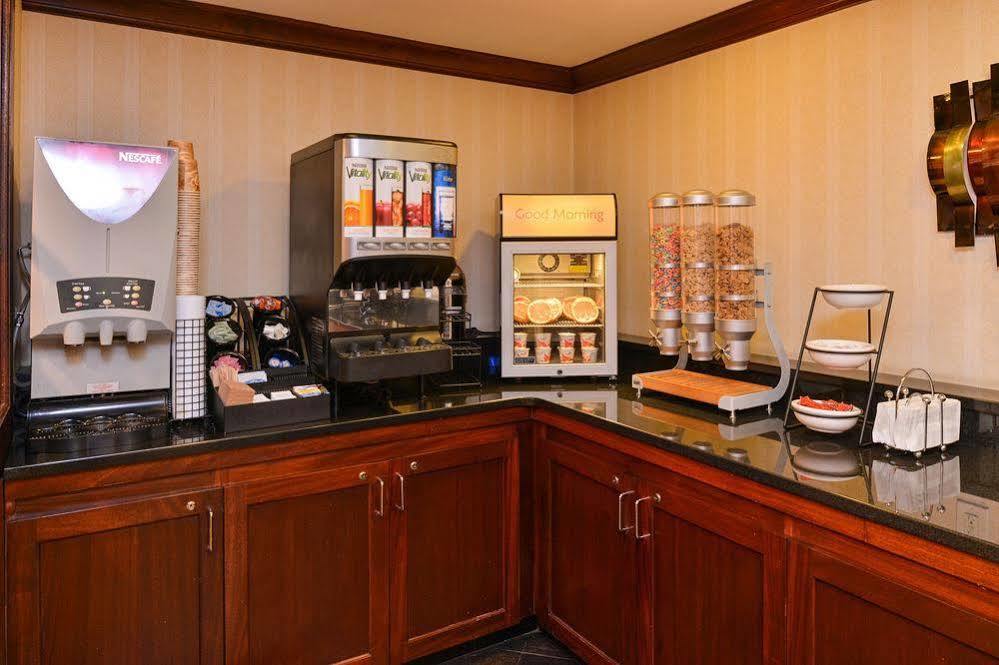 Best Western Plus Fairfield Hotel Екстер'єр фото